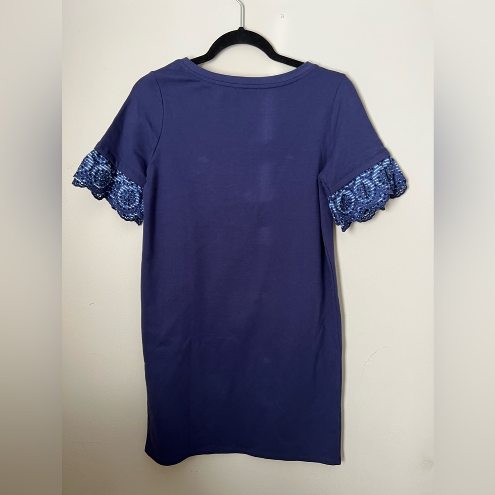 Women’s navy dress. Size small.
